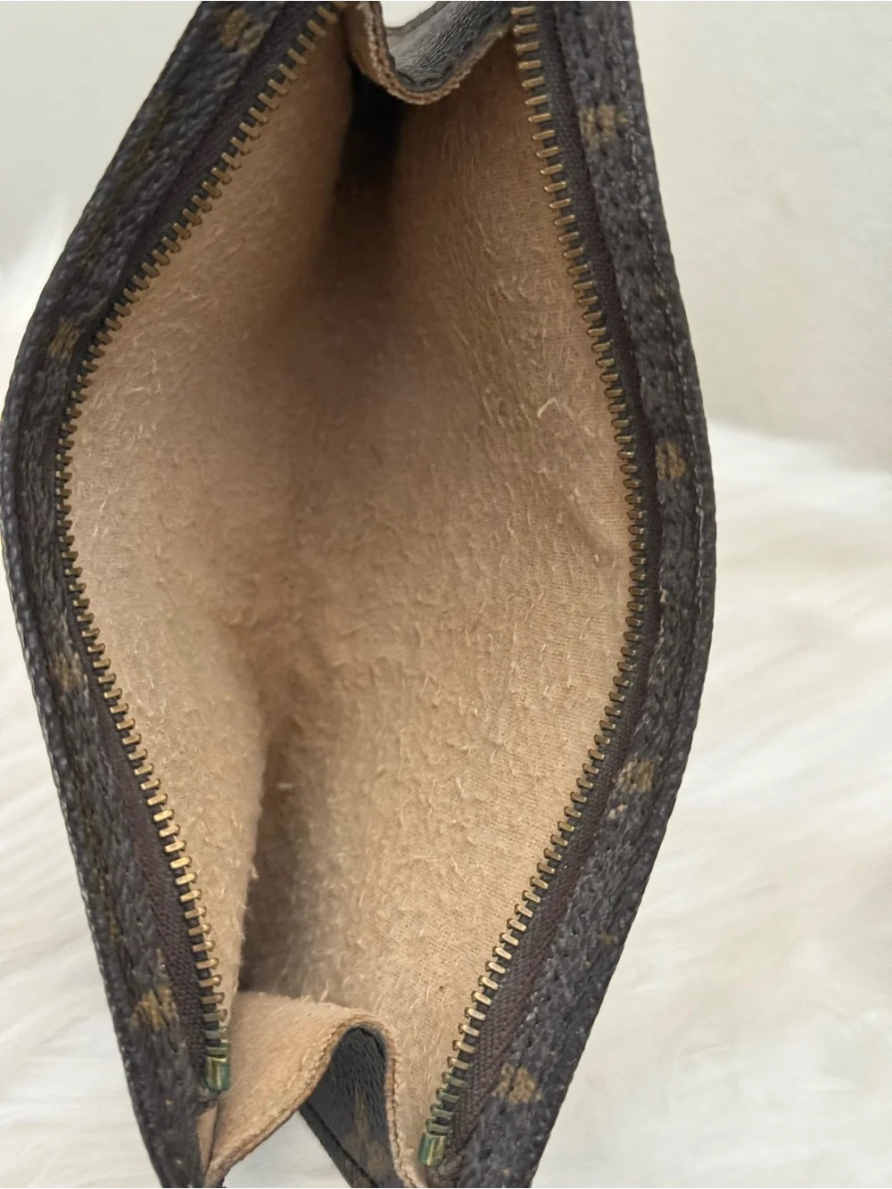 LOUIS VUITTON Monogram Bucket Pouch PM